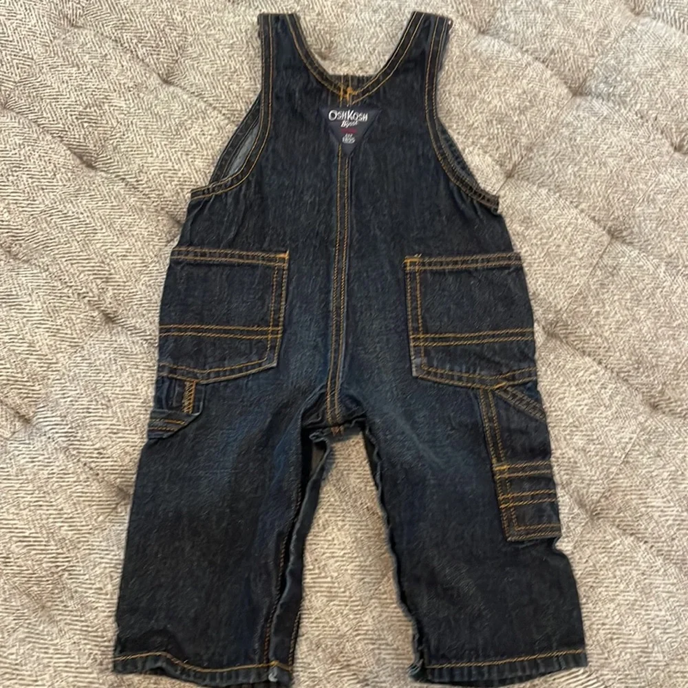 Oshkosh overalls size 6 mths